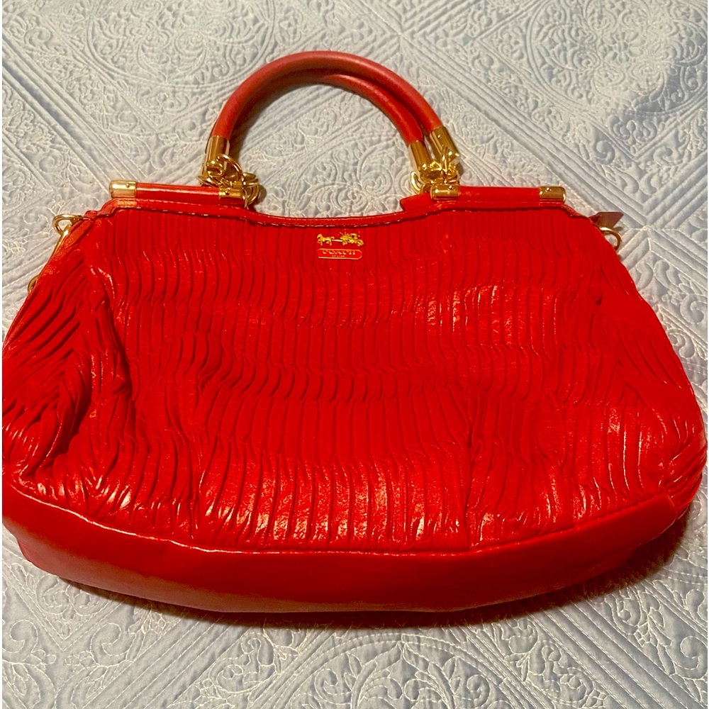 Coach handbag carry on arm or shoulder